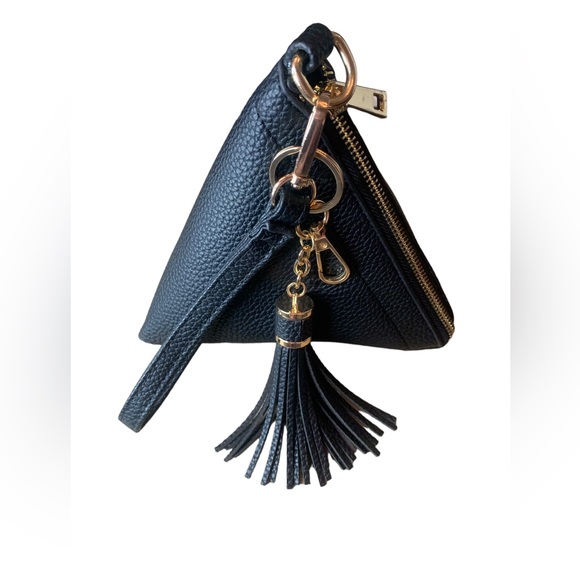 Handbags - Black Triangle Purse!